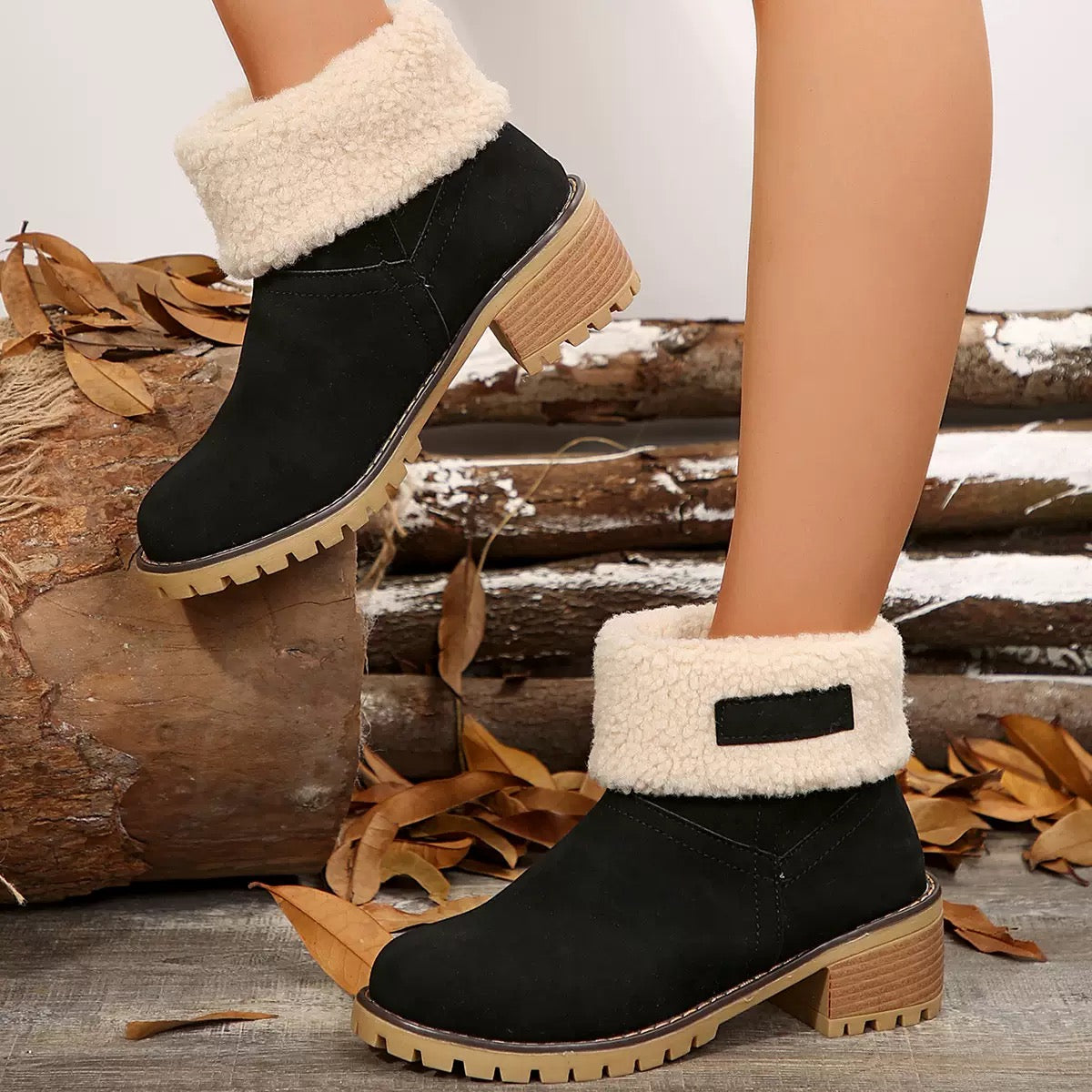 Für ältere Frauen mit Balanceproblemen entwickelte Stiefel mit Fußgewölbestütze – wasserdicht und rutschfest, damit Sie den ganzen Tag schmerzfrei laufen können