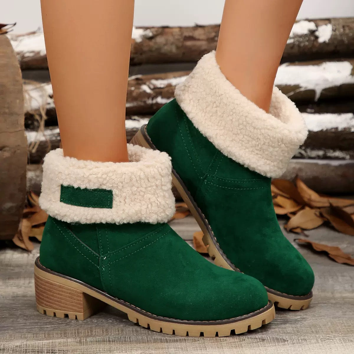 Für ältere Frauen mit Balanceproblemen entwickelte Stiefel mit Fußgewölbestütze – wasserdicht und rutschfest, damit Sie den ganzen Tag schmerzfrei laufen können