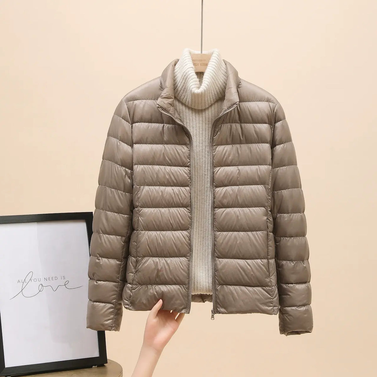 🔥 Bestseller ✨ Kurze Damen-Daunenjacke – leicht, warm und stilvoll ❄️